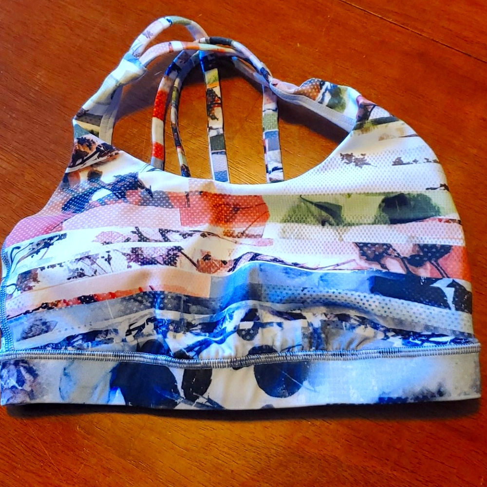 Lululemon sports bra